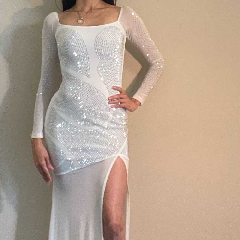 White long dress, long sleeve size S.